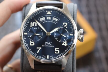 lWC-Perpetual calendar large flying movement display 45MM