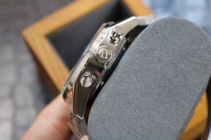 TAG HEUER